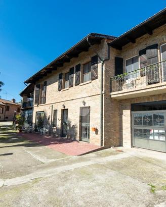 CASA SEMINDIPENDENTE A CASTELLETTO MERLI