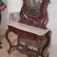 Mobili antichi del 1700 e 1800
