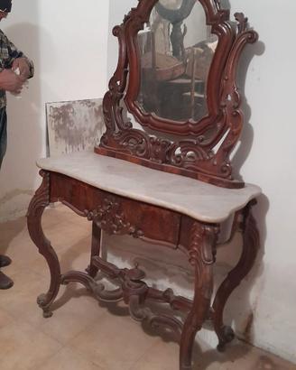 Mobili antichi del 1700 e 1800