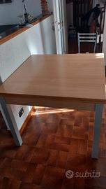 Tavolo quadrato allungabile