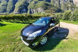 scenic 1.5 diesel 7 posti
