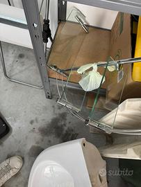 Lavandino e specchiera bagno