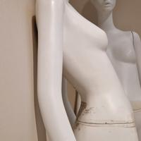 manichini donna e uomo