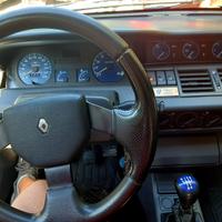 Clio 1.8 16 V. con allestimento Williams