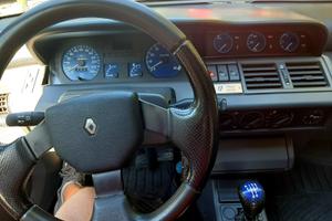 Clio 1.8 16 V. con allestimento Williams