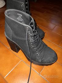 STIVALETTI NERI STRINGATI "H&M Devided" - N.39