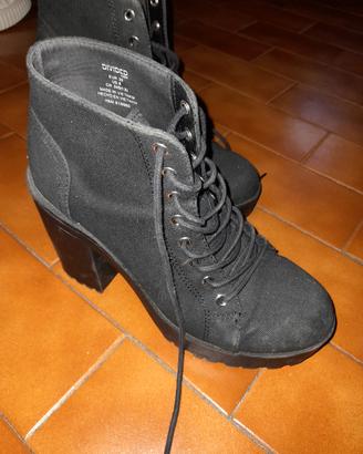 STIVALETTI NERI STRINGATI "H&M Devided" - N.39