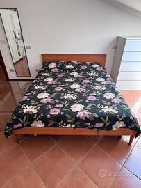 Letto matrimoniale con materasso