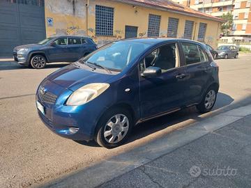 Toyota Yaris 1.0 5 porte