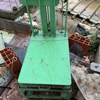 Bilancia bascula in ferro antica