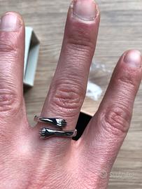 Anello abbraccio