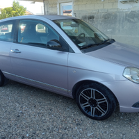 Lancia Ypsilon vers. Elle 1.3 Mjet