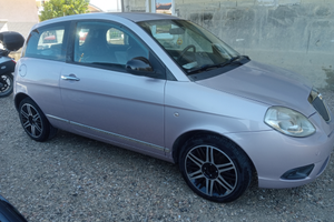 Lancia Ypsilon vers. Elle 1.3 Mjet