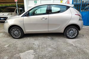Lancia Ypsilon Metano 27 euro per 450 km
