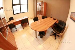 Ufficio attrezzato pronto con posti auto