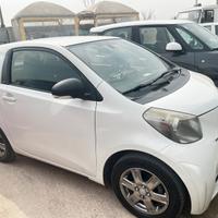 Toyota iq