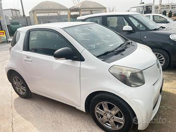 Toyota iq