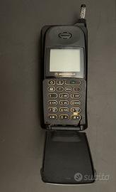Cellulare vintage motorola 8700 x ricambi
