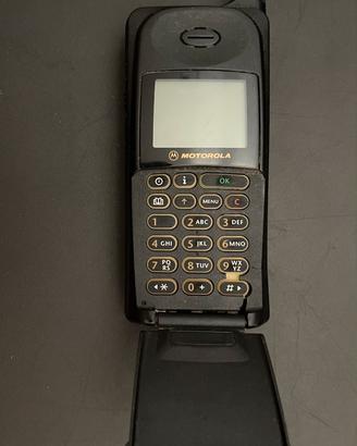 Cellulare vintage motorola 8700 x ricambi