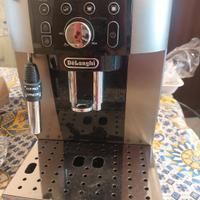 Macchina del caffè De Longhi Magnifica