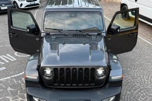 Jeep Wrangler Sahara