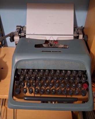Olivetti macchina da scrivere