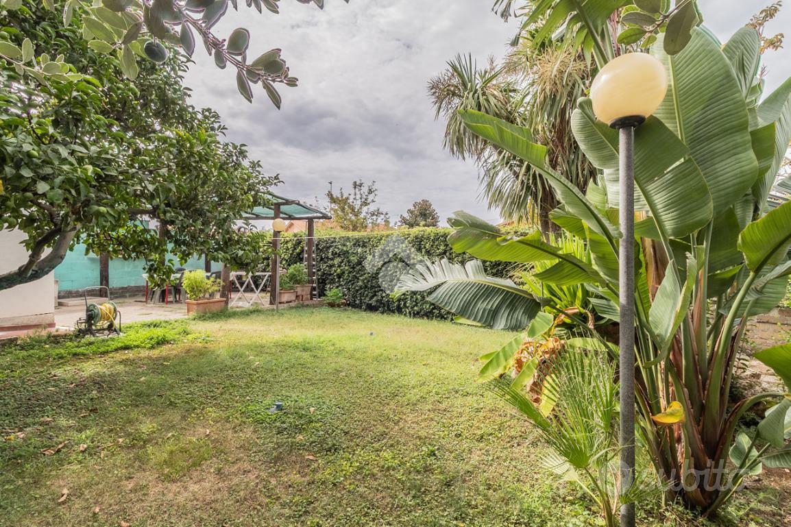 VILLA A SCHIERA A CERVETERI - Vista 4
