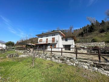 CASA INDIPENDENTE CON DUE APPARTAMENTI INDIPEND...