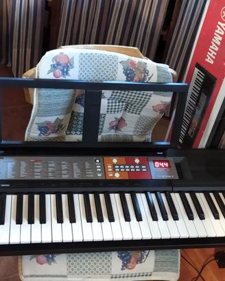Tastiera Yamaha PSR F50