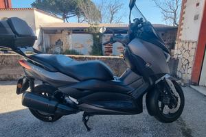 Yamaha Xmax 300 super accessoriato 