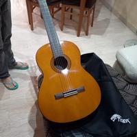 chitarra Yamaha 