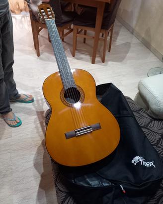 chitarra Yamaha 