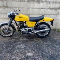 Norton Commando 750 fastback