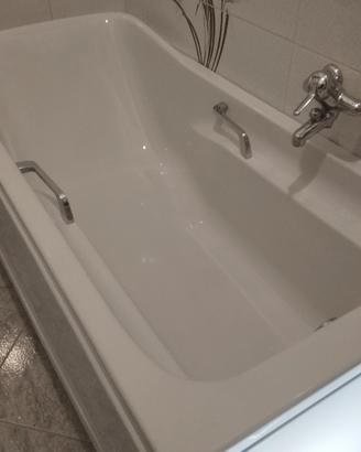 vasca da bagno in vetroresina 