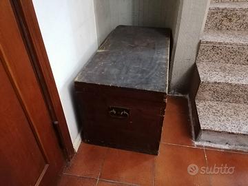 Cassapanca in legno