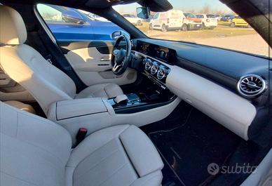 MERCEDES BENZ CLASSE A 180d SEDAN BERLİNA