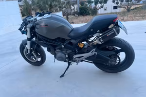 Ducati monster 696+