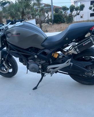 Ducati monster 696+