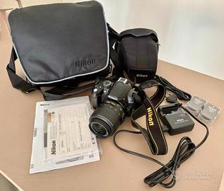 Fotocamera NIKON D3000.