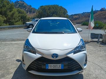 Toyota Yaris 1.5 Hybrid 5 porte Business