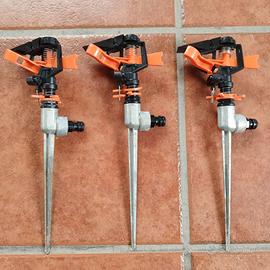 Irrigatori a battente con picchetto (3 pezzi)