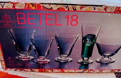 SET 18 bicchieri di cristallo nuovi con scatola