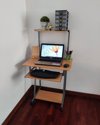 Scrivania per computer salvaspazio con rotelle