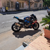Moto BMW m 1000 rr del 2022