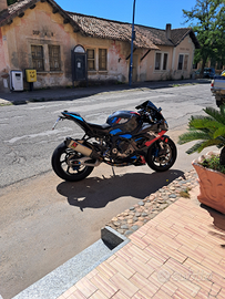 Moto BMW m 1000 rr del 2022