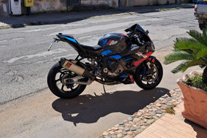 Moto BMW m 1000 rr del 2022