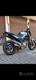 SUZUKI GLADIUS 650