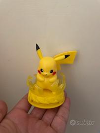 Pikachu uovo di pasqua kinder 2025