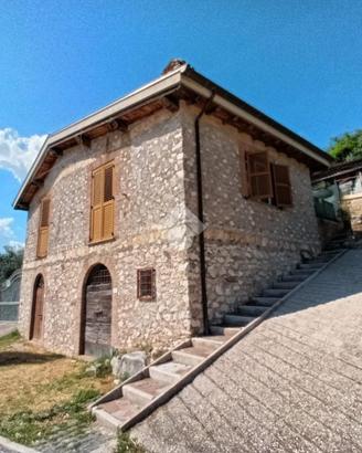 CASA INDIPENDENTE A OLEVANO ROMANO