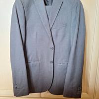 Abito uomo primaverile a righine grigio